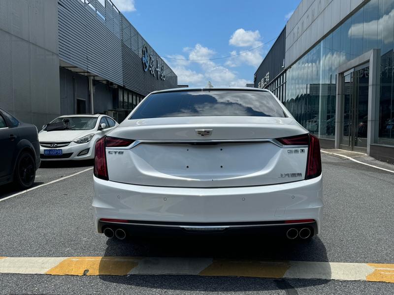 Cadillac CT6 - фото 4