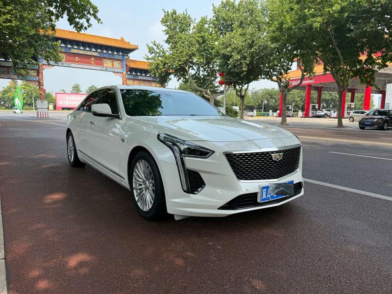 Cadillac CT6 - фото 2