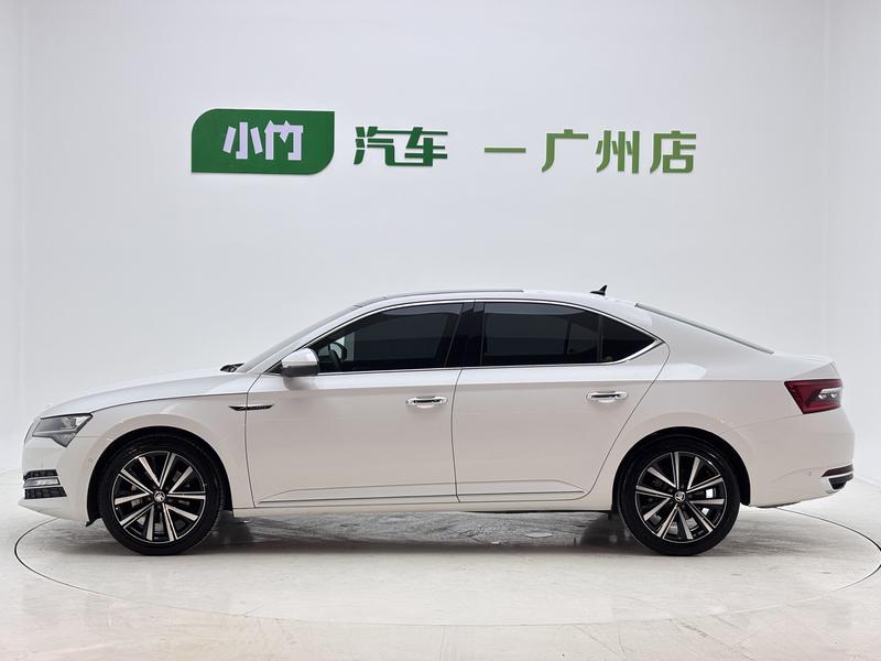 Skoda Superb - фото 3