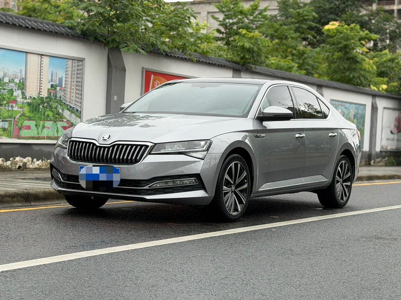 Skoda Superb - фото 0