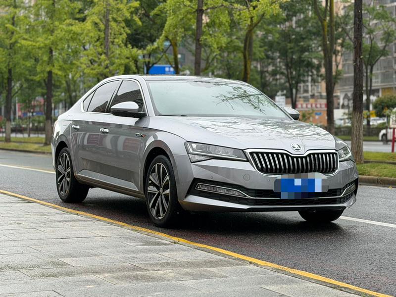Skoda Superb - фото 2