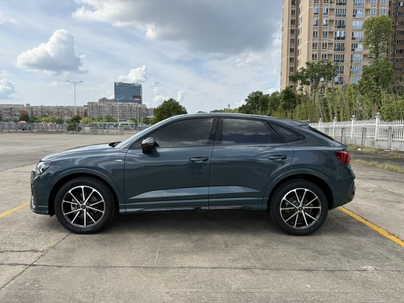 Audi Q3 Sportback - фото 3