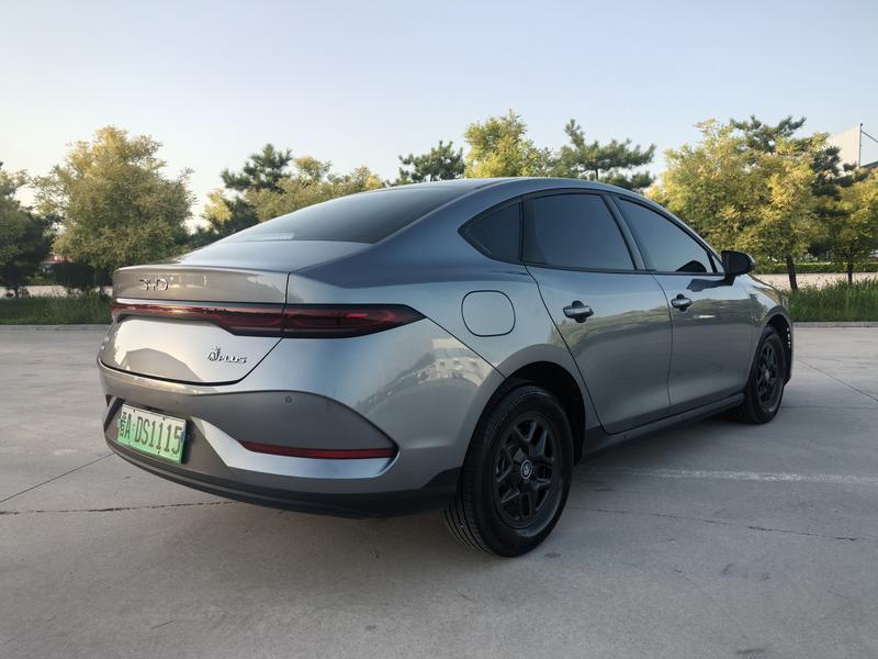 BYD Qin PLUS DM-i - фото 2