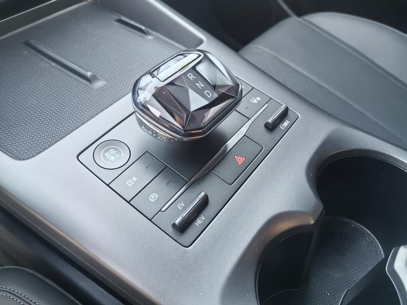 BYD Qin PLUS DM-i - фото 3