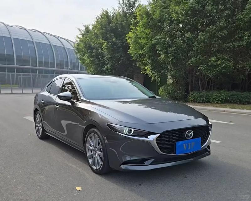 Mazda Mazda3 - фото 2