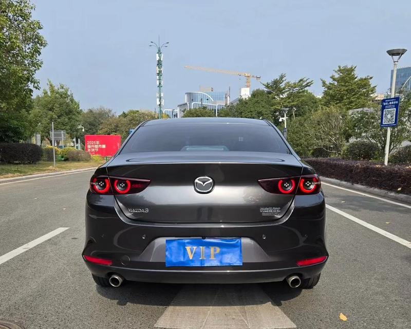 Mazda Mazda3 - фото 4