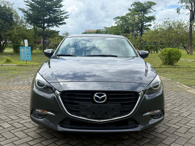 Mazda Mazda3 - фото 1