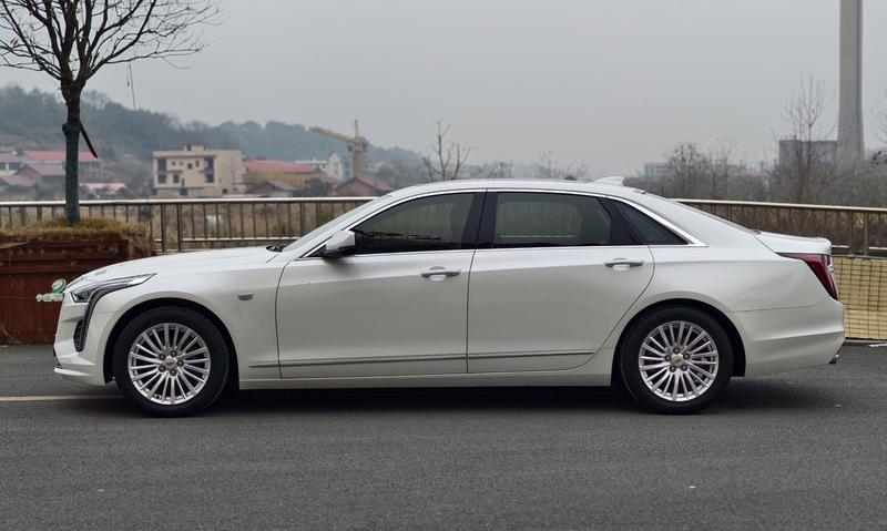 Cadillac CT6 - фото 3