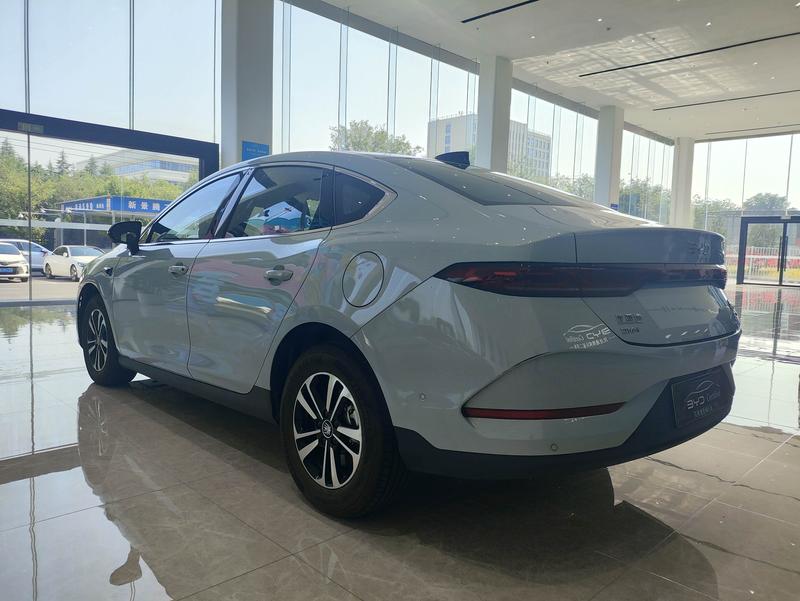 BYD Qin PLUS DM-i - фото 4