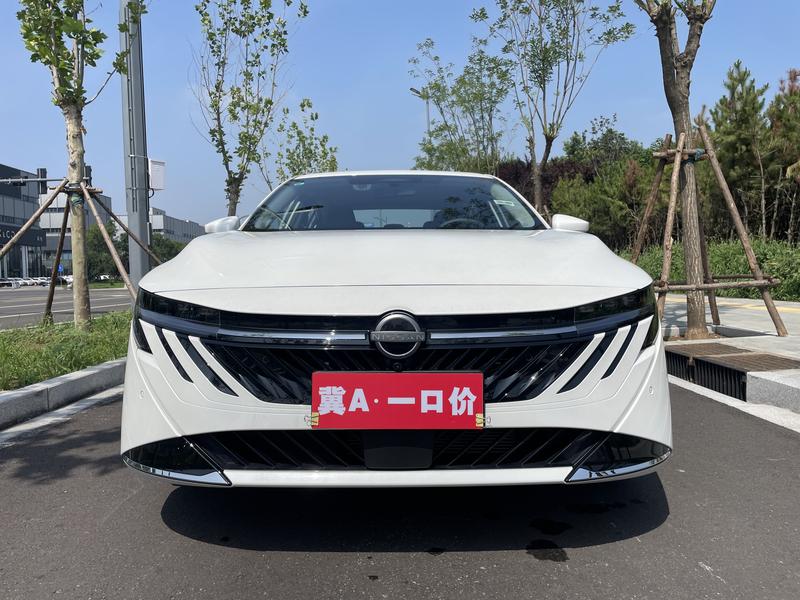 Nissan Sylphy - фото 1