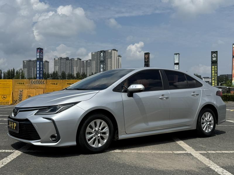 Toyota Corolla - фото 0