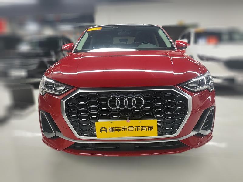 Audi Q3 Sportback - фото 1