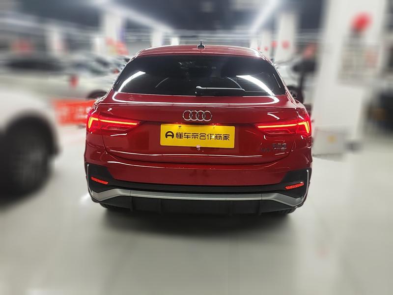 Audi Q3 Sportback - фото 4