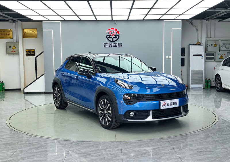 Lynk & Co 02 - фото 2