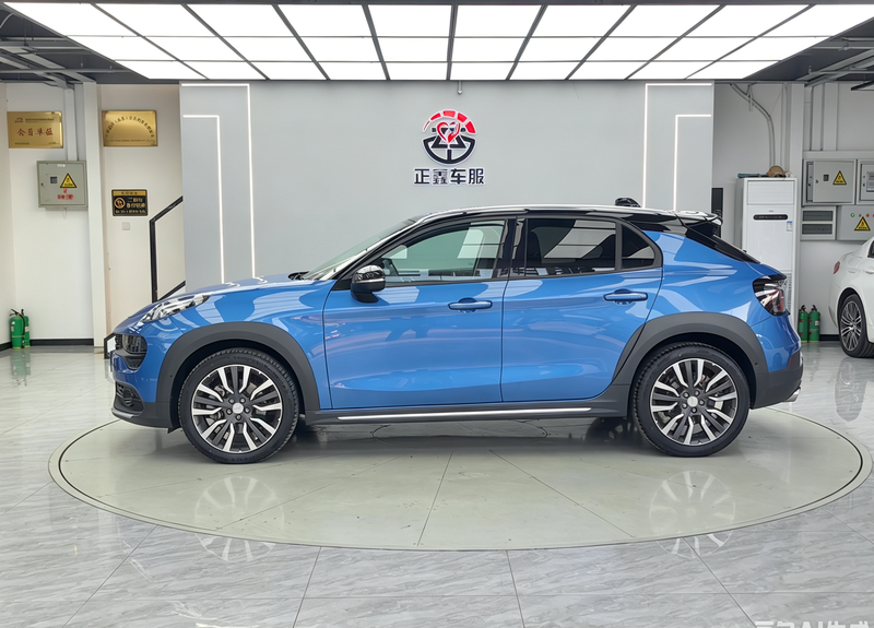 Lynk & Co 02 - фото 3