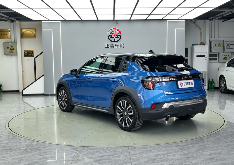 Lynk & Co 02 - фото 4