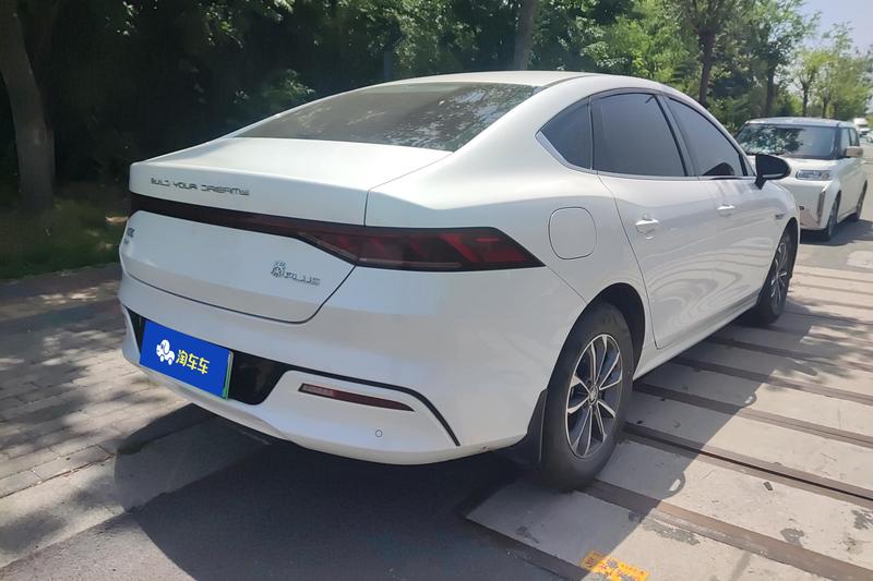 BYD Qin PLUS DM-i - фото 2