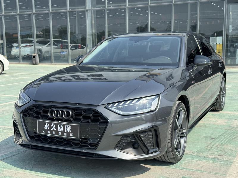 Audi A4L - фото 0
