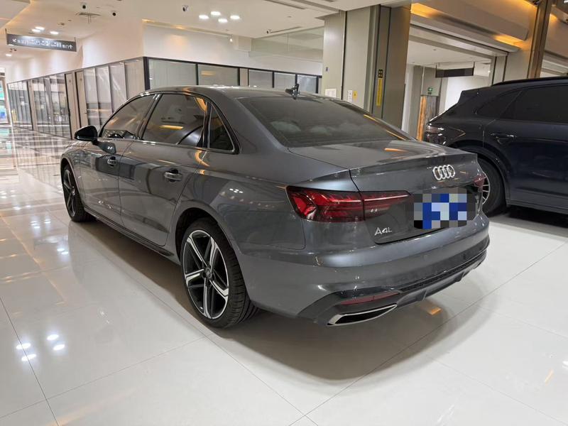 Audi A4L - фото 3