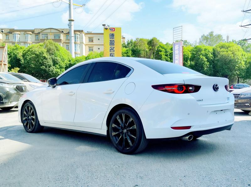 Mazda Mazda3 - фото 3