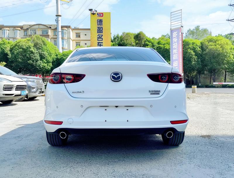 Mazda Mazda3 - фото 4