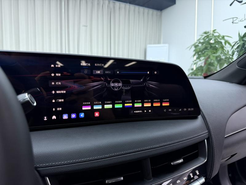 Cadillac CT5 - фото 4