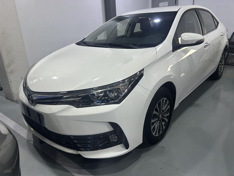 Toyota Corolla - фото 0