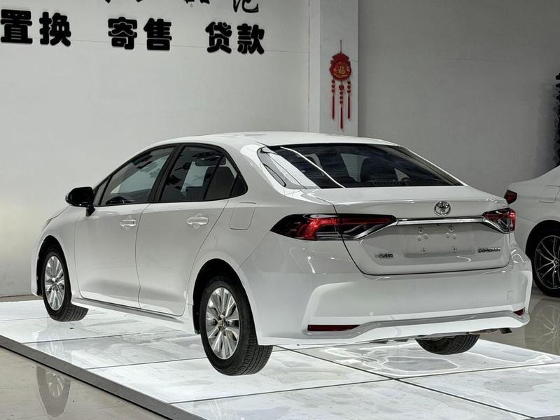 Toyota Corolla - фото 3
