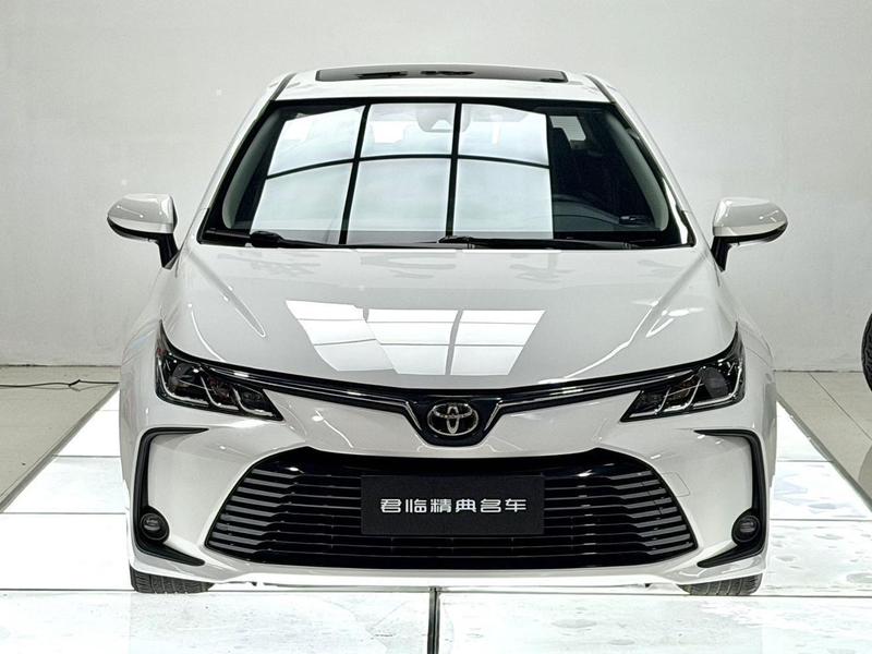Toyota Corolla - фото 1