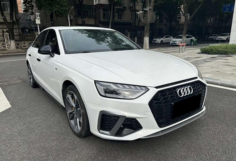 Audi A4L - фото 2