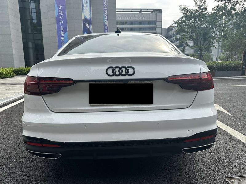 Audi A4L - фото 4
