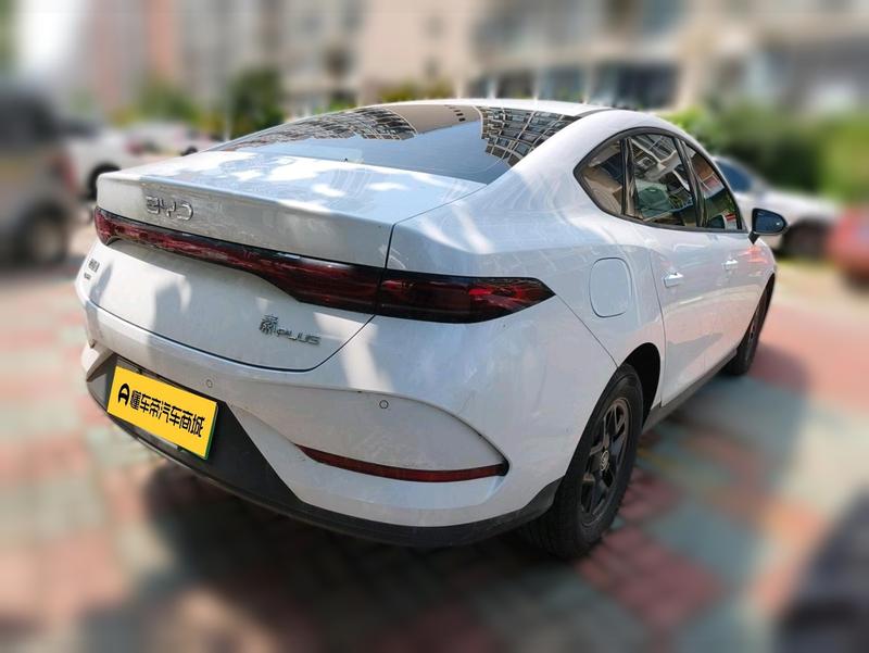 BYD Qin PLUS DM-i - фото 3