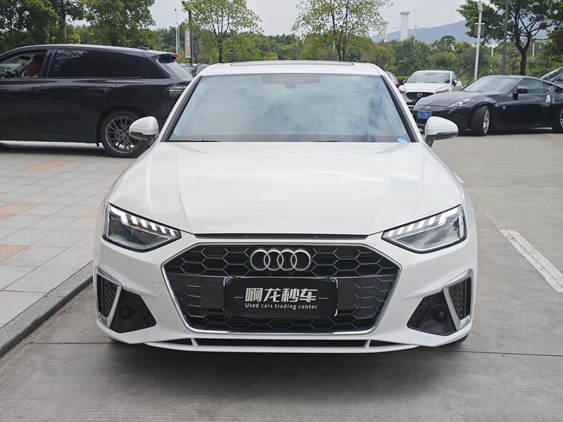 Audi A4L - фото 1