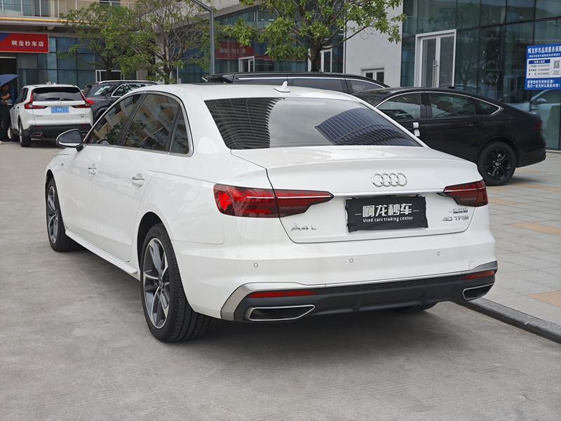 Audi A4L - фото 3