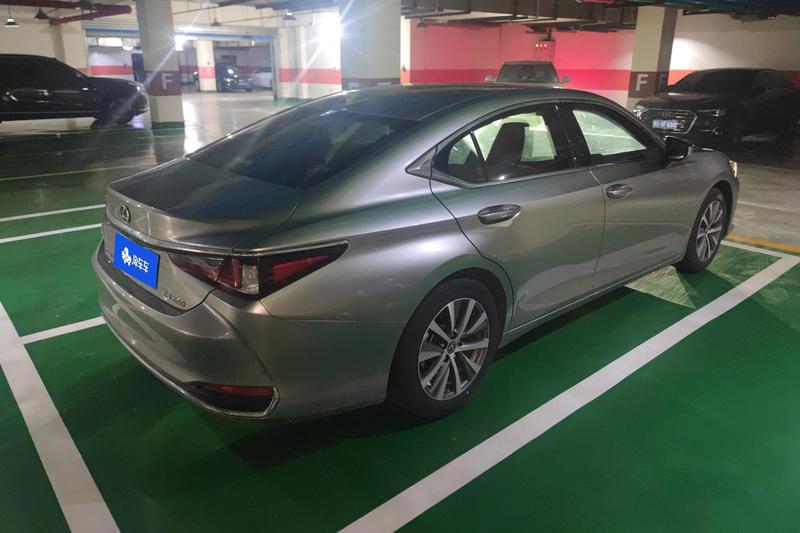 Lexus ES - фото 2