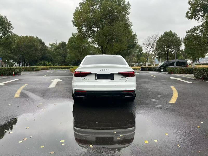 Audi A4L - фото 4