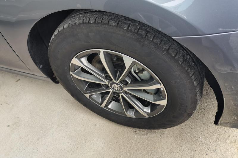 BYD Qin PLUS DM-i - фото 3