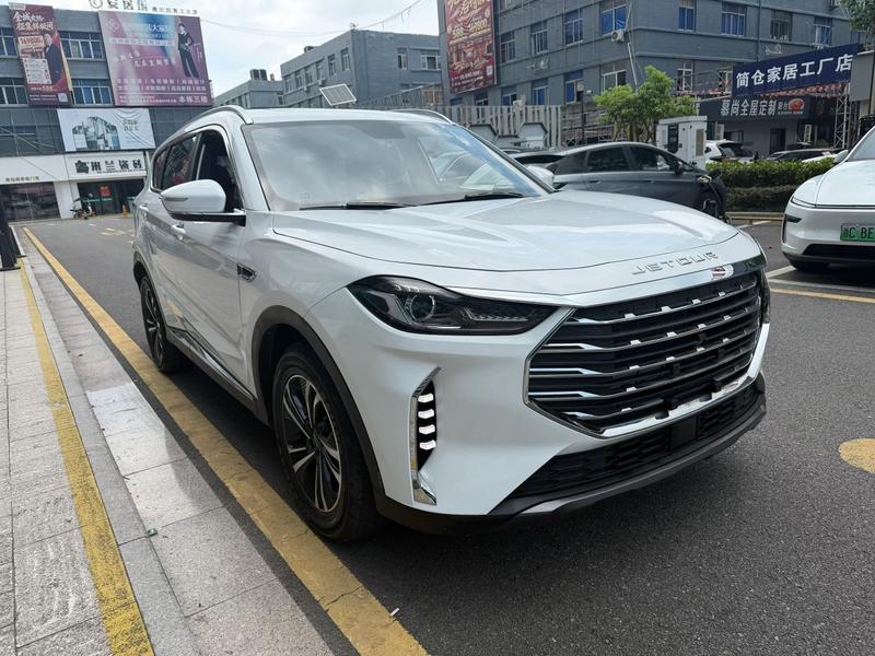 Jetour X70 PLUS - фото 2