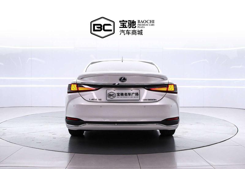 Lexus ES - фото 2