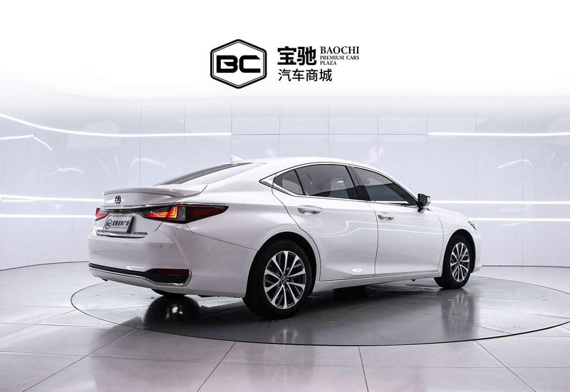 Lexus ES - фото 3