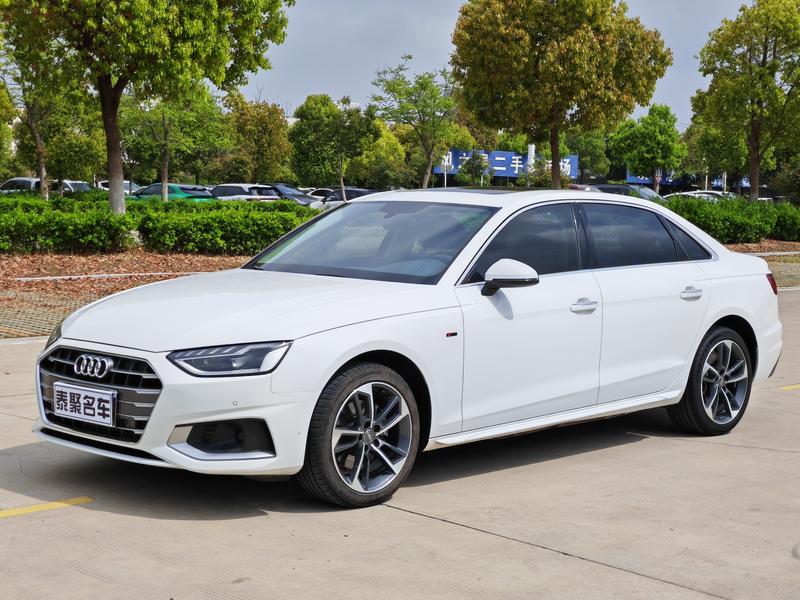 Audi A4L - фото 0