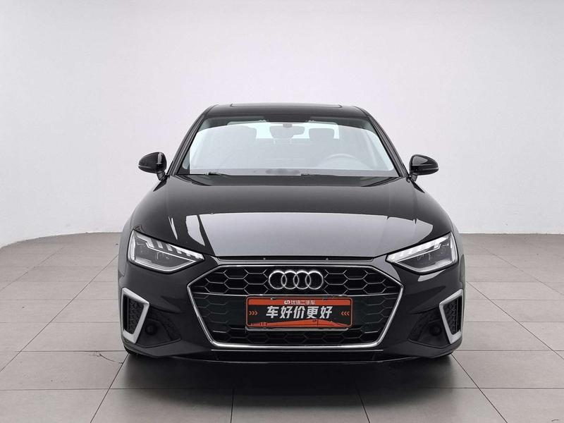 Audi A4L - фото 1