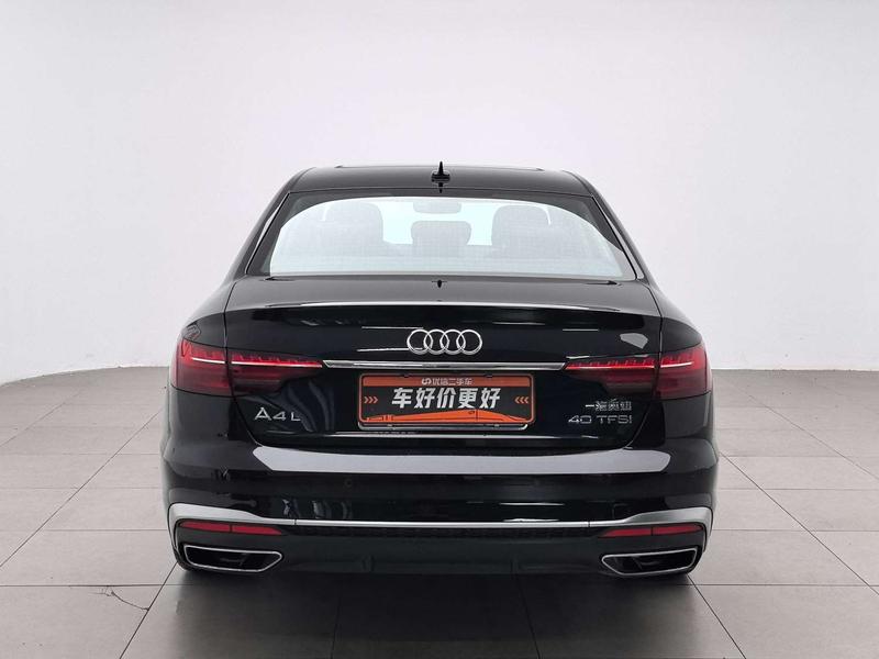 Audi A4L - фото 2