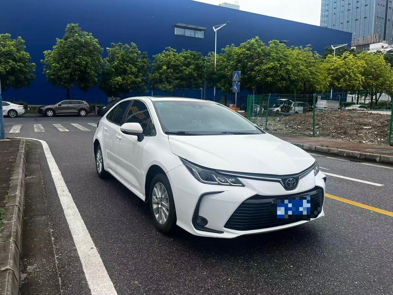 Toyota Corolla - фото 2
