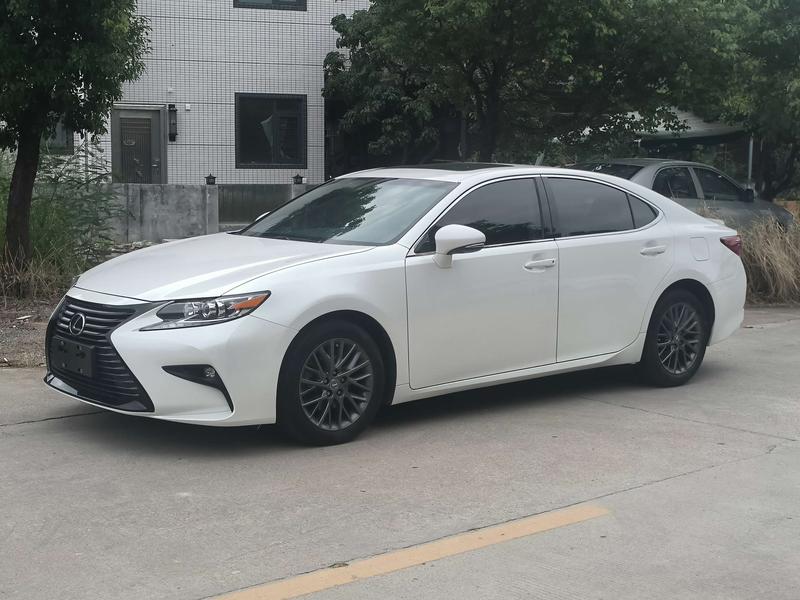 Lexus ES - фото 0