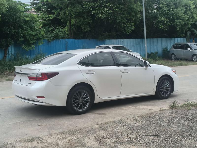Lexus ES - фото 4