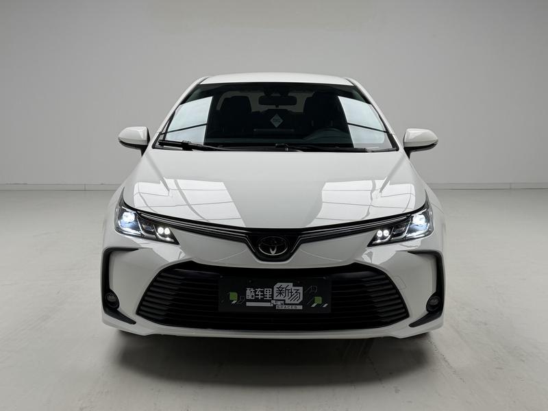 Toyota Corolla - фото 1