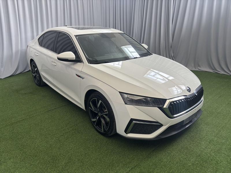 Skoda Octavia - фото 2