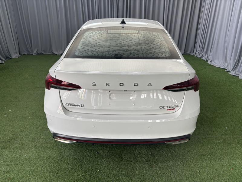 Skoda Octavia - фото 4