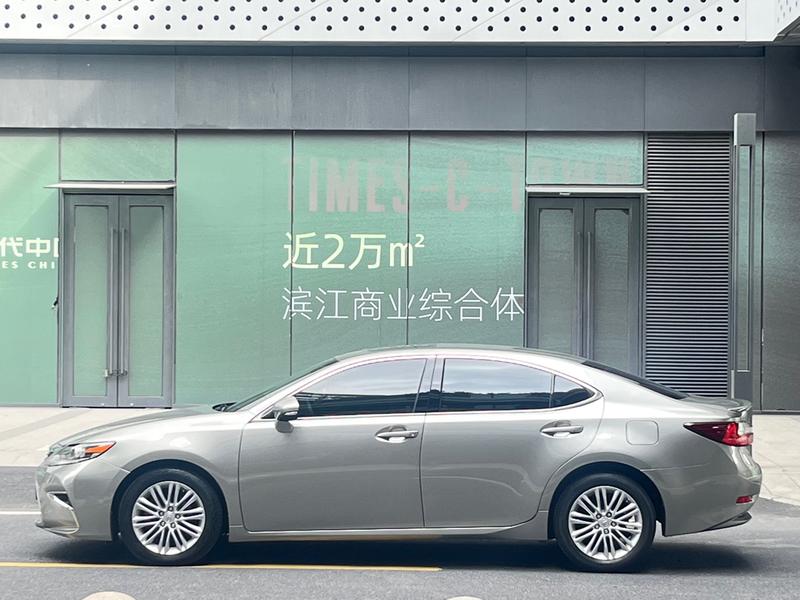 Lexus ES - фото 3